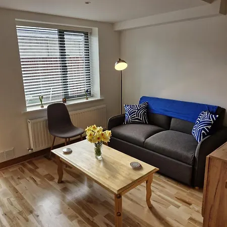 Stylish Ground Floor One Bedroom Townhouse Daire *